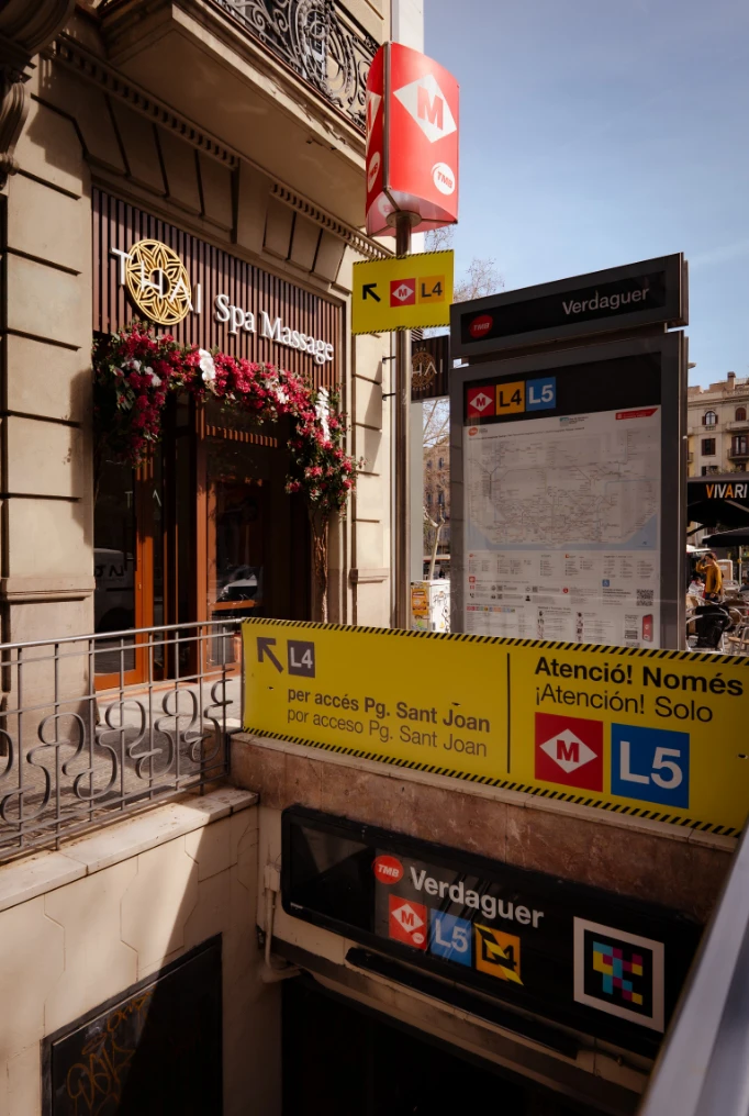 Cómo llegar a Thai Spa Massage desde la salida del metro Verdaguer en la Dreta de l'Eixample
