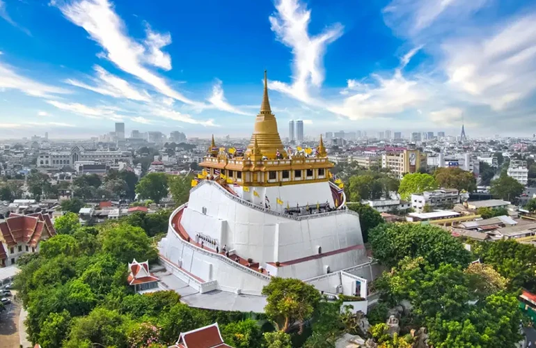 Vue panoramique de Wat Saket depuis le Mont Doré